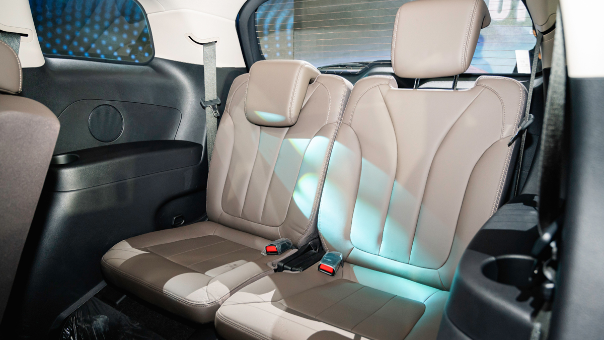 BYD M6