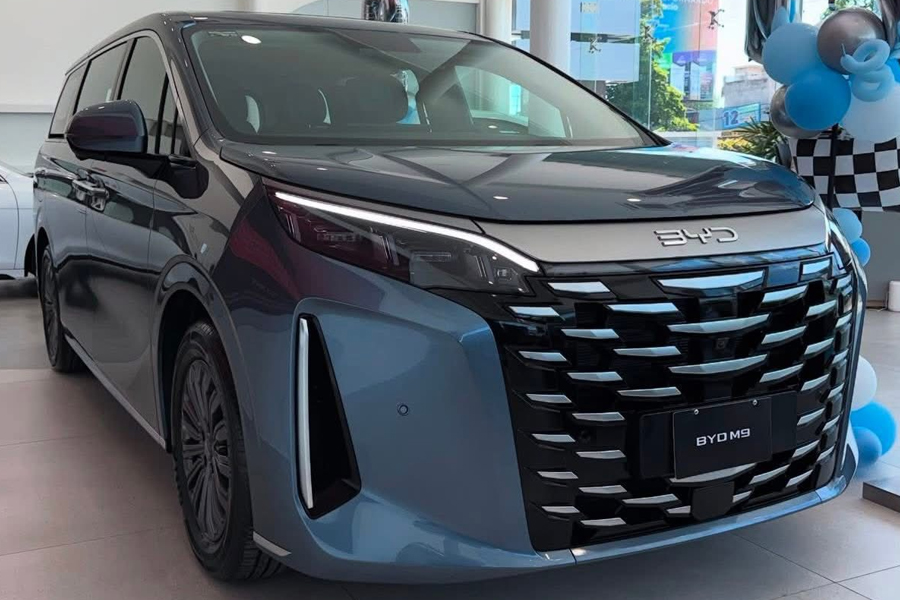 BYD M9