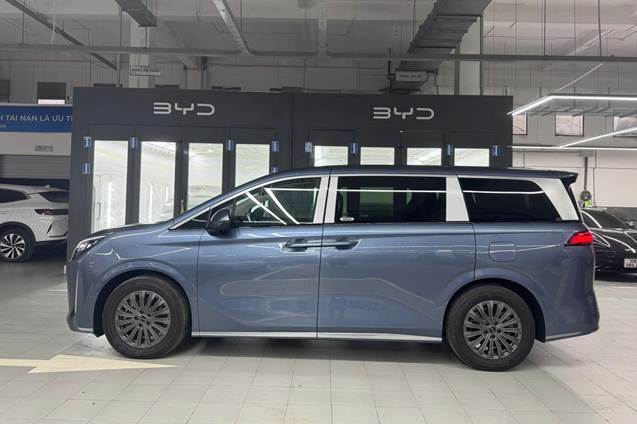 BYD M9